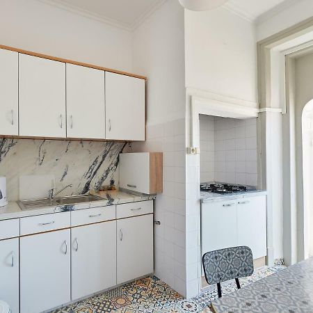 Love Inn Bairro Alto Лиссабон Экстерьер фото