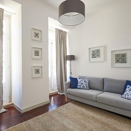 Love Inn Bairro Alto Лиссабон Экстерьер фото