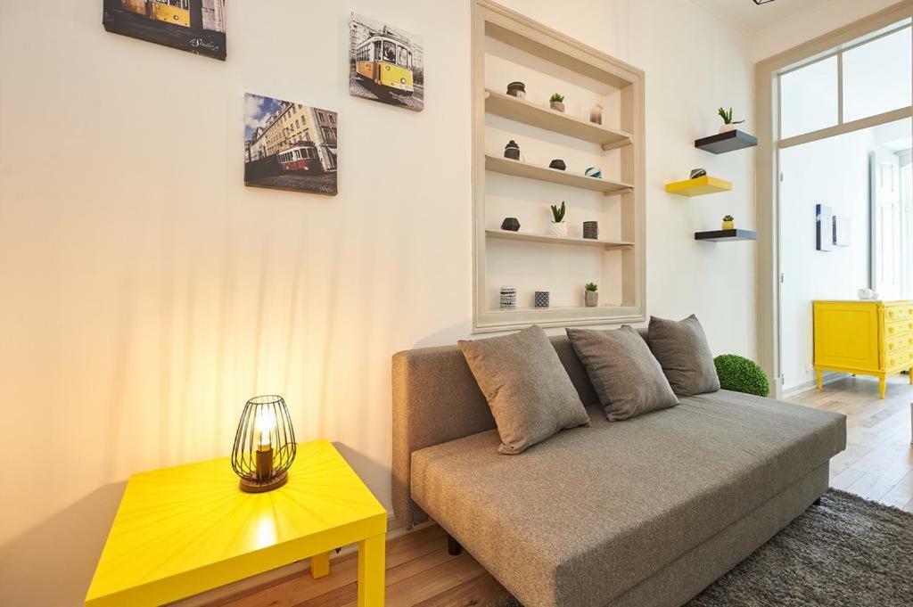 Love Inn Bairro Alto Лиссабон Экстерьер фото