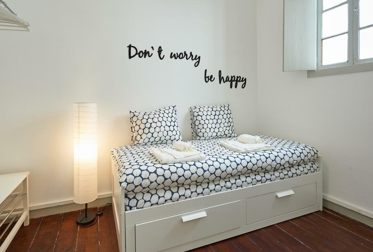 Love Inn Bairro Alto Лиссабон Экстерьер фото