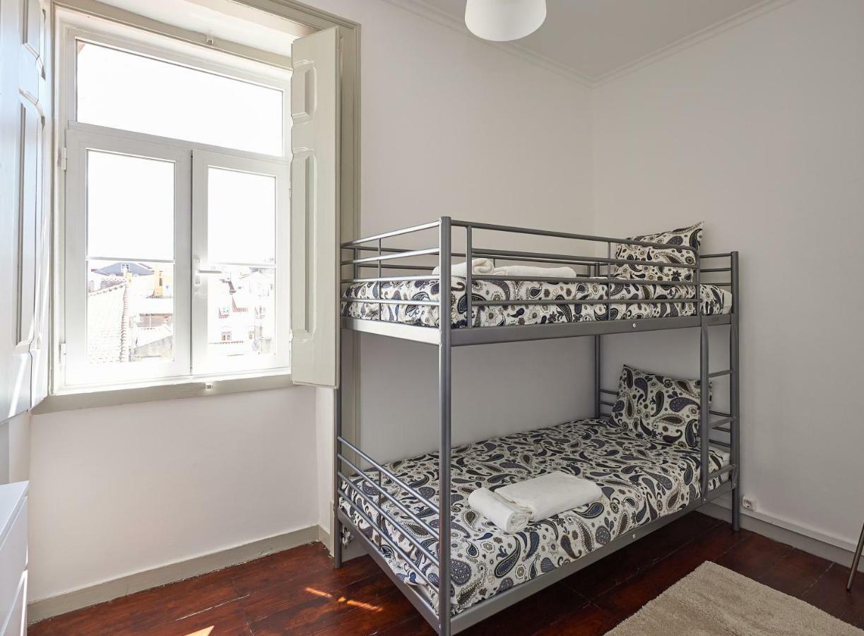 Love Inn Bairro Alto Лиссабон Экстерьер фото