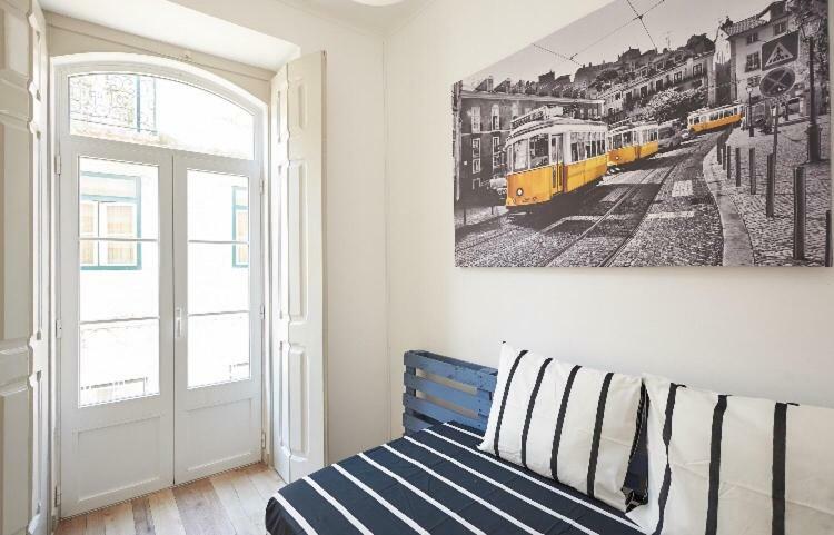 Love Inn Bairro Alto Лиссабон Экстерьер фото