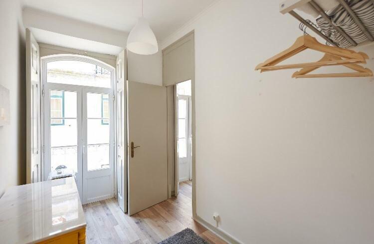 Love Inn Bairro Alto Лиссабон Экстерьер фото